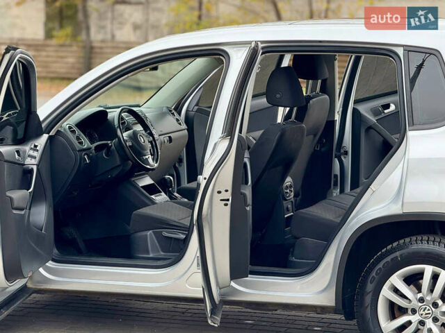 Сірий Фольксваген Тігуан, об'ємом двигуна 1.98 л та пробігом 230 тис. км за 11600 $, фото 7 на Automoto.ua