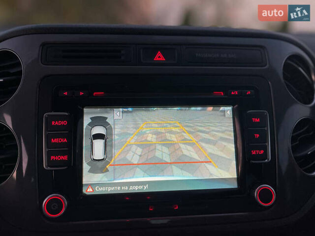 Серый Фольксваген Тигуан, объемом двигателя 1.97 л и пробегом 305 тыс. км за 13600 $, фото 9 на Automoto.ua