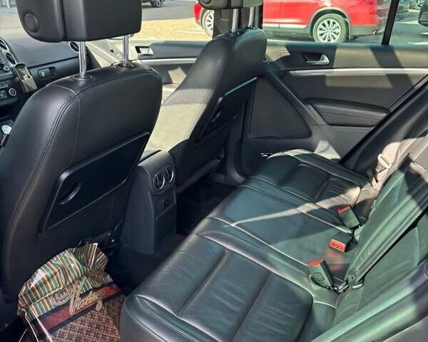 Серый Фольксваген Тигуан, объемом двигателя 1.97 л и пробегом 233 тыс. км за 16800 $, фото 7 на Automoto.ua