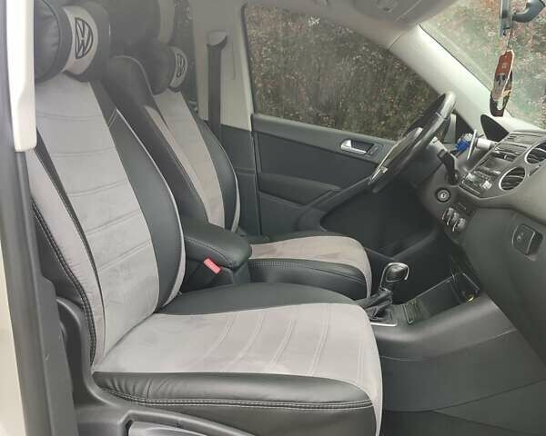 Сірий Фольксваген Тігуан, об'ємом двигуна 1.98 л та пробігом 267 тис. км за 13500 $, фото 12 на Automoto.ua