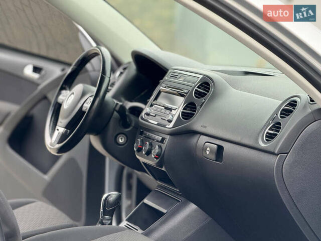 Сірий Фольксваген Тігуан, об'ємом двигуна 1.98 л та пробігом 230 тис. км за 11600 $, фото 12 на Automoto.ua