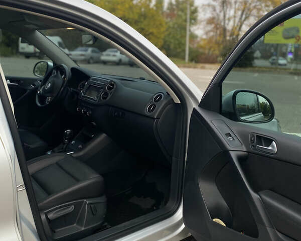 Серый Фольксваген Тигуан, объемом двигателя 1.98 л и пробегом 294 тыс. км за 11500 $, фото 23 на Automoto.ua