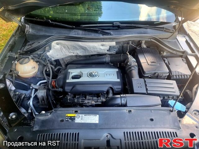 Серый Фольксваген Тигуан, объемом двигателя 2 л и пробегом 190 тыс. км за 14000 $, фото 6 на Automoto.ua