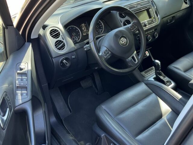 Серый Фольксваген Тигуан, объемом двигателя 2 л и пробегом 182 тыс. км за 13000 $, фото 8 на Automoto.ua