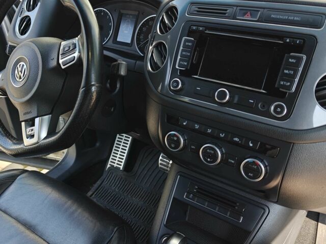 Серый Фольксваген Тигуан, объемом двигателя 2 л и пробегом 104 тыс. км за 11990 $, фото 10 на Automoto.ua