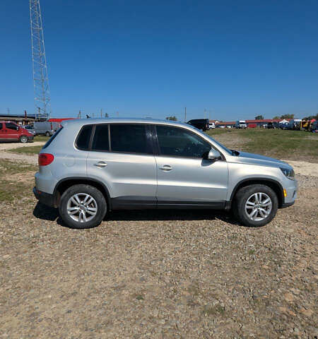 Серый Фольксваген Тигуан, объемом двигателя 1.98 л и пробегом 223 тыс. км за 11500 $, фото 3 на Automoto.ua