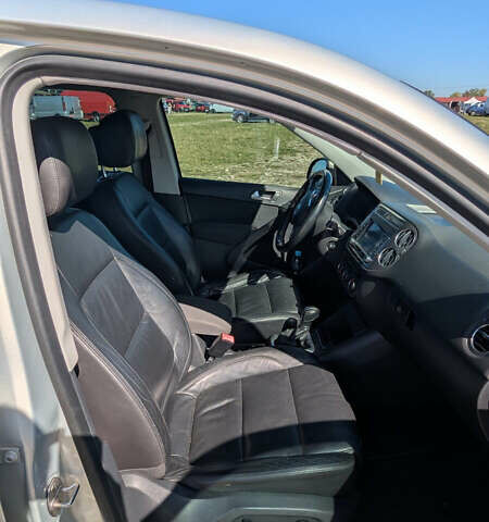 Серый Фольксваген Тигуан, объемом двигателя 1.98 л и пробегом 223 тыс. км за 11500 $, фото 12 на Automoto.ua