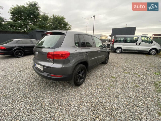 Серый Фольксваген Тигуан, объемом двигателя 1.98 л и пробегом 309 тыс. км за 9300 $, фото 5 на Automoto.ua