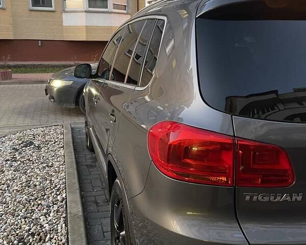 Серый Фольксваген Тигуан, объемом двигателя 1.97 л и пробегом 247 тыс. км за 14500 $, фото 48 на Automoto.ua