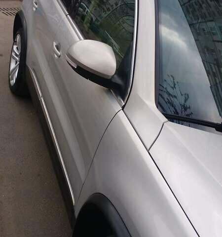 Сірий Фольксваген Тігуан, об'ємом двигуна 2 л та пробігом 165 тис. км за 12200 $, фото 7 на Automoto.ua