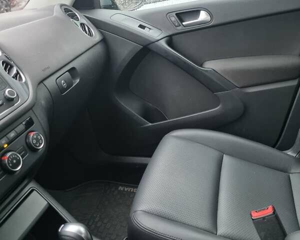 Сірий Фольксваген Тігуан, об'ємом двигуна 1.98 л та пробігом 140 тис. км за 10500 $, фото 12 на Automoto.ua