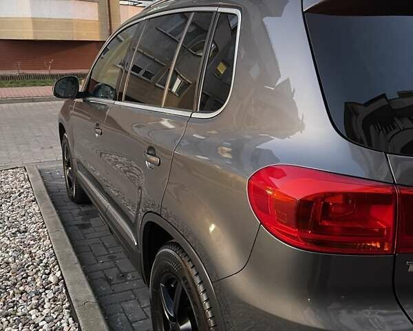 Серый Фольксваген Тигуан, объемом двигателя 1.97 л и пробегом 247 тыс. км за 14500 $, фото 50 на Automoto.ua