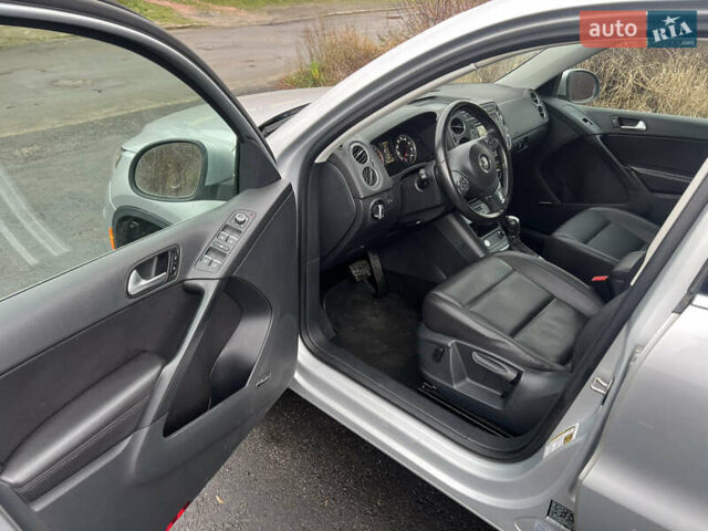 Сірий Фольксваген Тігуан, об'ємом двигуна 2 л та пробігом 116 тис. км за 10777 $, фото 8 на Automoto.ua