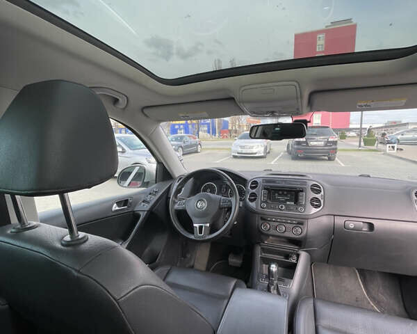 Сірий Фольксваген Тігуан, об'ємом двигуна 2 л та пробігом 180 тис. км за 10699 $, фото 20 на Automoto.ua