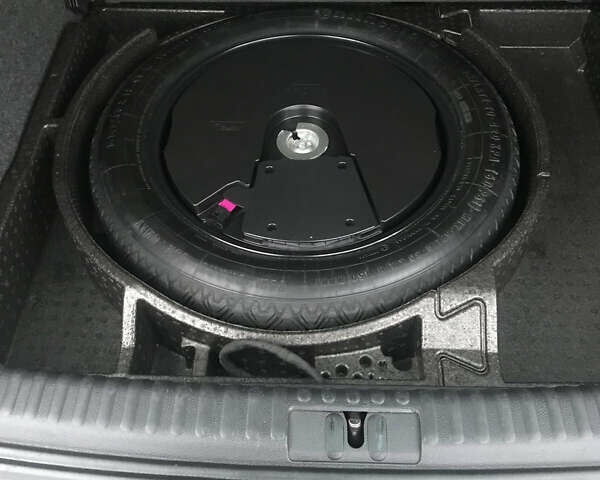 Серый Фольксваген Тигуан, объемом двигателя 1.98 л и пробегом 143 тыс. км за 10300 $, фото 7 на Automoto.ua