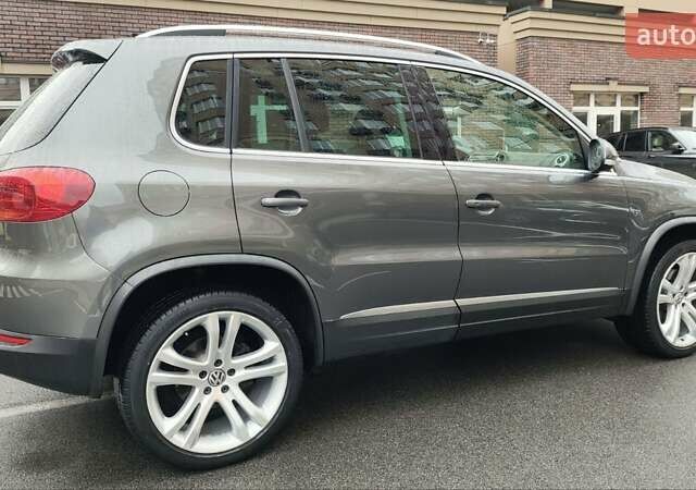 Серый Фольксваген Тигуан, объемом двигателя 1.98 л и пробегом 202 тыс. км за 13300 $, фото 21 на Automoto.ua
