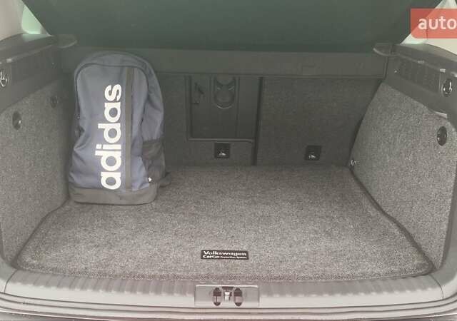 Серый Фольксваген Тигуан, объемом двигателя 1.98 л и пробегом 202 тыс. км за 13300 $, фото 26 на Automoto.ua