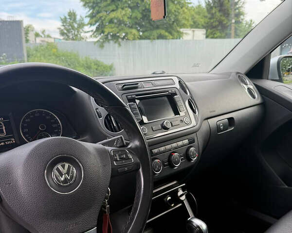 Серый Фольксваген Тигуан, объемом двигателя 1.98 л и пробегом 260 тыс. км за 10300 $, фото 16 на Automoto.ua