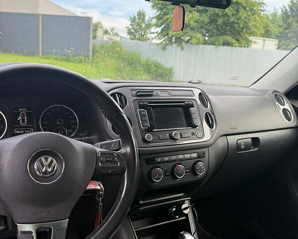 Серый Фольксваген Тигуан, объемом двигателя 1.98 л и пробегом 260 тыс. км за 10300 $, фото 17 на Automoto.ua