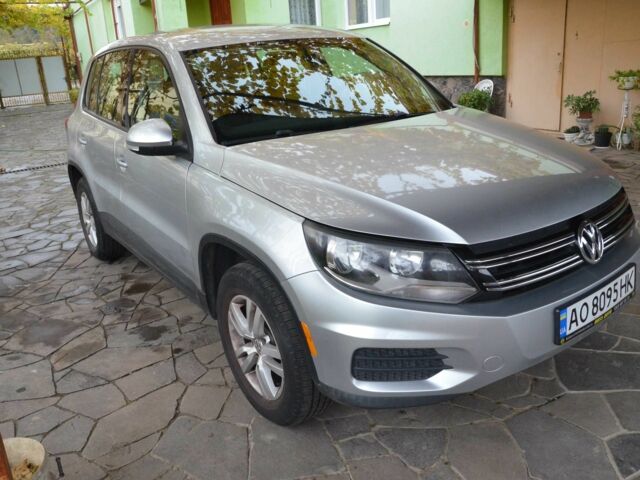 Серый Фольксваген Тигуан, объемом двигателя 2 л и пробегом 308 тыс. км за 10800 $, фото 1 на Automoto.ua