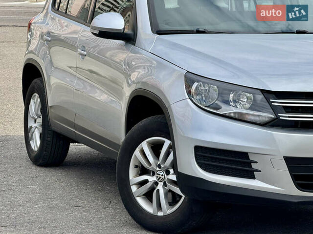Серый Фольксваген Тигуан, объемом двигателя 1.98 л и пробегом 203 тыс. км за 10600 $, фото 61 на Automoto.ua