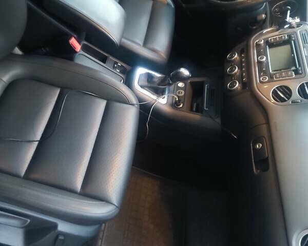 Серый Фольксваген Тигуан, объемом двигателя 1.98 л и пробегом 169 тыс. км за 12499 $, фото 6 на Automoto.ua