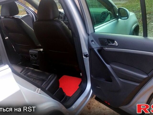 Серый Фольксваген Тигуан, объемом двигателя 2 л и пробегом 218 тыс. км за 10600 $, фото 9 на Automoto.ua