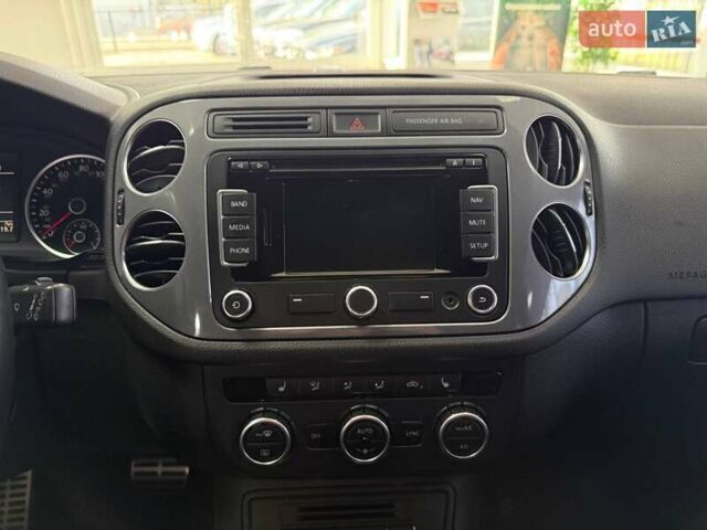 Серый Фольксваген Тигуан, объемом двигателя 2 л и пробегом 156 тыс. км за 12790 $, фото 22 на Automoto.ua