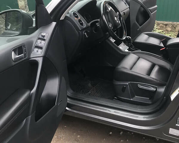 Серый Фольксваген Тигуан, объемом двигателя 1.98 л и пробегом 143 тыс. км за 10300 $, фото 16 на Automoto.ua