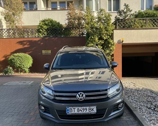 Серый Фольксваген Тигуан, объемом двигателя 1.97 л и пробегом 247 тыс. км за 14500 $, фото 62 на Automoto.ua