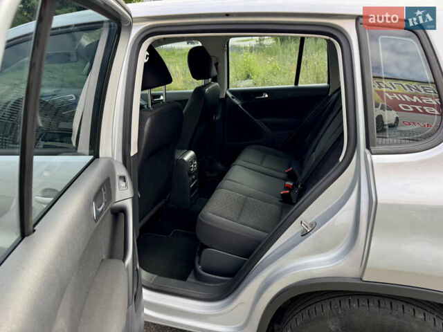 Серый Фольксваген Тигуан, объемом двигателя 1.98 л и пробегом 203 тыс. км за 10600 $, фото 21 на Automoto.ua