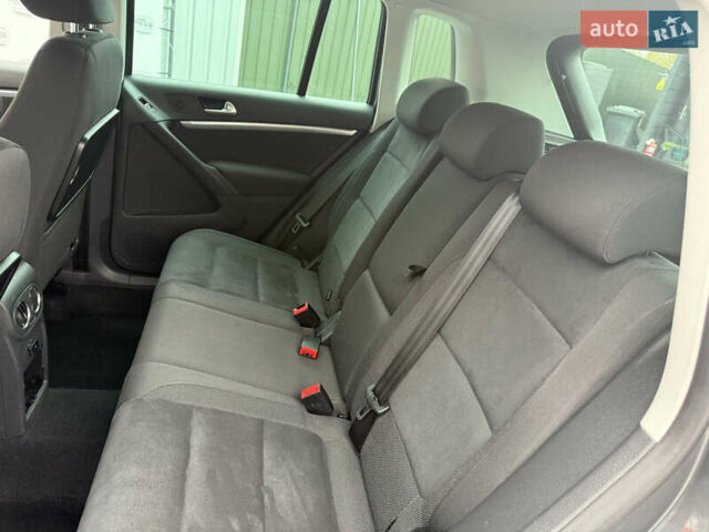 Серый Фольксваген Тигуан, объемом двигателя 2 л и пробегом 190 тыс. км за 13900 $, фото 8 на Automoto.ua