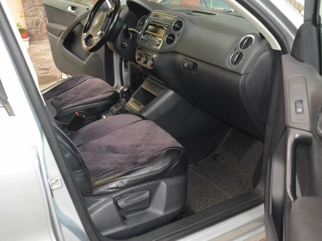 Серый Фольксваген Тигуан, объемом двигателя 2 л и пробегом 308 тыс. км за 10800 $, фото 13 на Automoto.ua