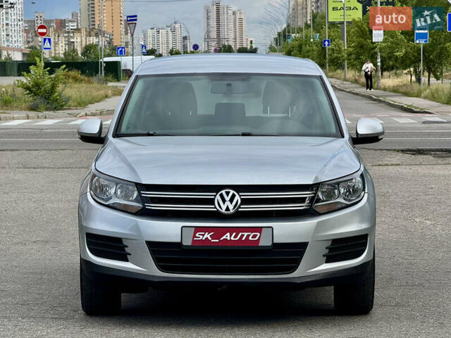 Серый Фольксваген Тигуан, объемом двигателя 1.98 л и пробегом 203 тыс. км за 10600 $, фото 3 на Automoto.ua