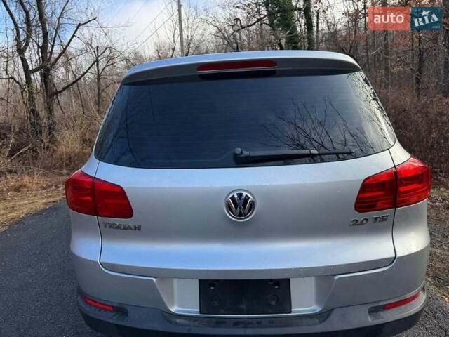 Сірий Фольксваген Тігуан, об'ємом двигуна 1.98 л та пробігом 110 тис. км за 11300 $, фото 5 на Automoto.ua