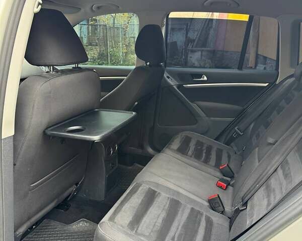 Серый Фольксваген Тигуан, объемом двигателя 1.99 л и пробегом 147 тыс. км за 15900 $, фото 12 на Automoto.ua