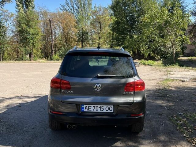 Серый Фольксваген Тигуан, объемом двигателя 2 л и пробегом 182 тыс. км за 13000 $, фото 5 на Automoto.ua