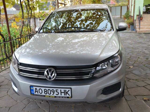 Серый Фольксваген Тигуан, объемом двигателя 2 л и пробегом 308 тыс. км за 10800 $, фото 5 на Automoto.ua