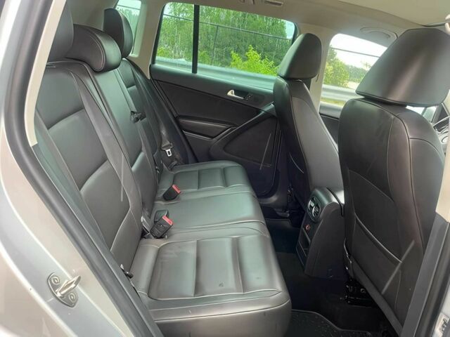 Сірий Фольксваген Тігуан, об'ємом двигуна 2 л та пробігом 88 тис. км за 7200 $, фото 11 на Automoto.ua