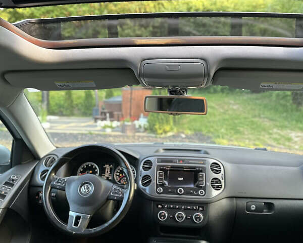 Серый Фольксваген Тигуан, объемом двигателя 2 л и пробегом 222 тыс. км за 12900 $, фото 27 на Automoto.ua