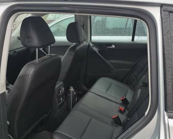 Сірий Фольксваген Тігуан, об'ємом двигуна 1.98 л та пробігом 140 тис. км за 10500 $, фото 10 на Automoto.ua