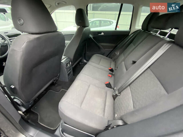 Серый Фольксваген Тигуан, объемом двигателя 1.98 л и пробегом 309 тыс. км за 9300 $, фото 18 на Automoto.ua