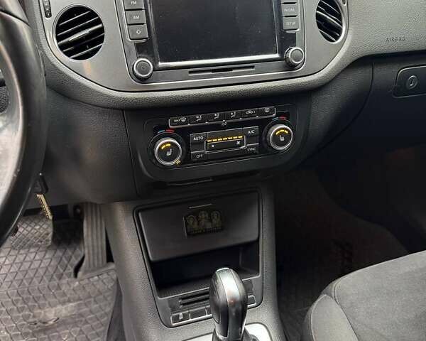 Серый Фольксваген Тигуан, объемом двигателя 1.99 л и пробегом 147 тыс. км за 15900 $, фото 13 на Automoto.ua