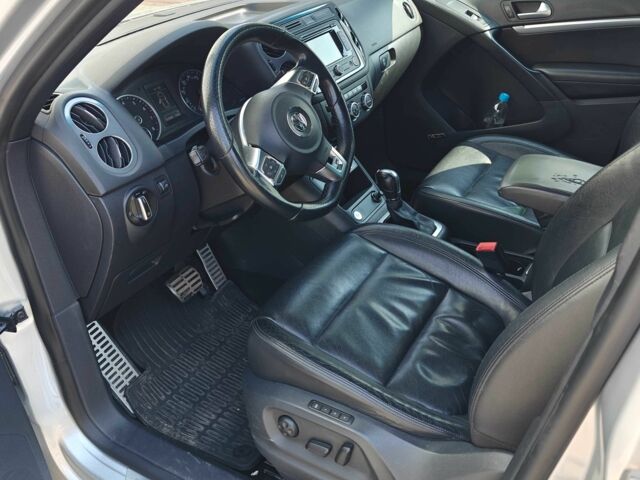 Серый Фольксваген Тигуан, объемом двигателя 2 л и пробегом 104 тыс. км за 11990 $, фото 6 на Automoto.ua