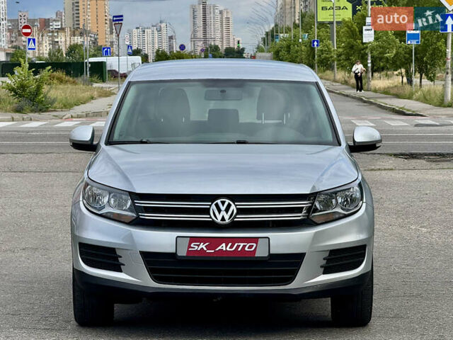 Серый Фольксваген Тигуан, объемом двигателя 1.98 л и пробегом 203 тыс. км за 10600 $, фото 2 на Automoto.ua