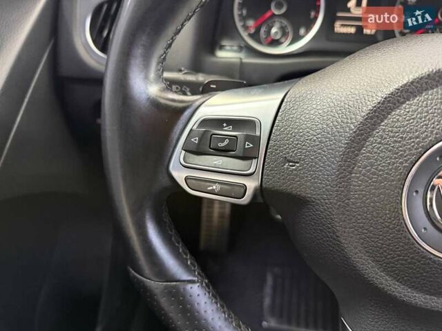 Серый Фольксваген Тигуан, объемом двигателя 2 л и пробегом 156 тыс. км за 12790 $, фото 18 на Automoto.ua