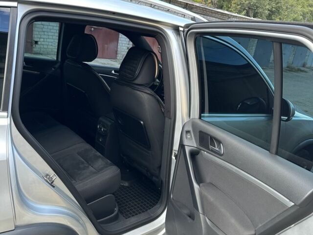 Серый Фольксваген Тигуан, объемом двигателя 2 л и пробегом 210 тыс. км за 16000 $, фото 6 на Automoto.ua