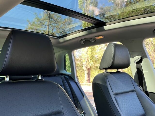 Серый Фольксваген Тигуан, объемом двигателя 2 л и пробегом 182 тыс. км за 13000 $, фото 13 на Automoto.ua