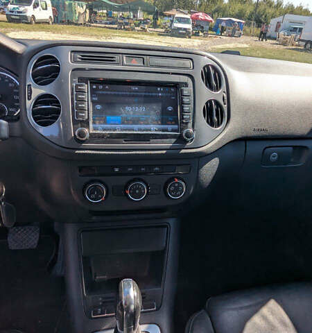 Серый Фольксваген Тигуан, объемом двигателя 1.98 л и пробегом 223 тыс. км за 11500 $, фото 10 на Automoto.ua