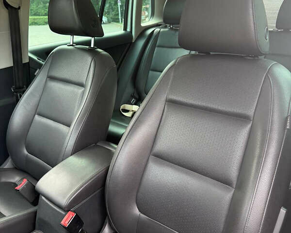 Серый Фольксваген Тигуан, объемом двигателя 1.98 л и пробегом 260 тыс. км за 10300 $, фото 18 на Automoto.ua